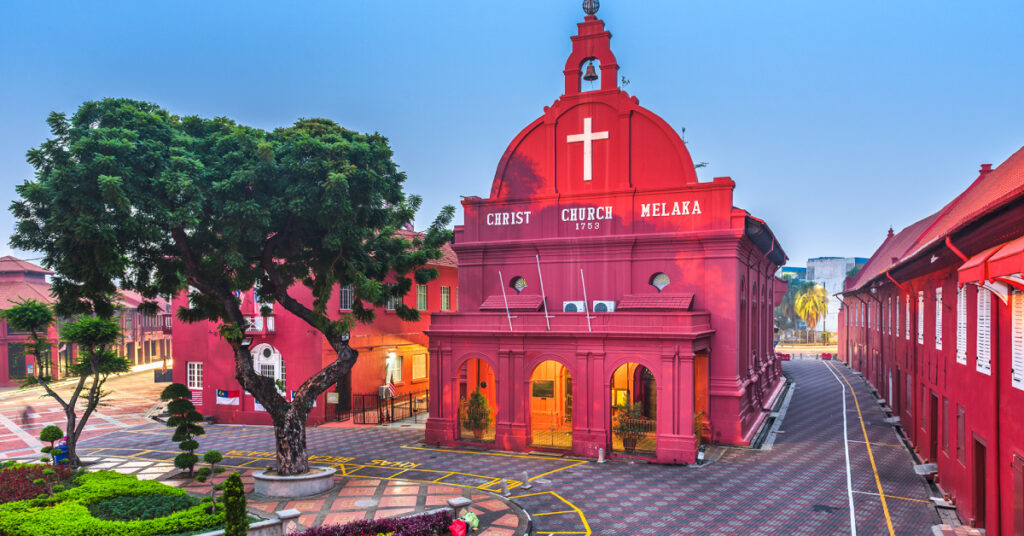 How to Book a Luxury Coach From Singapore to Malacca